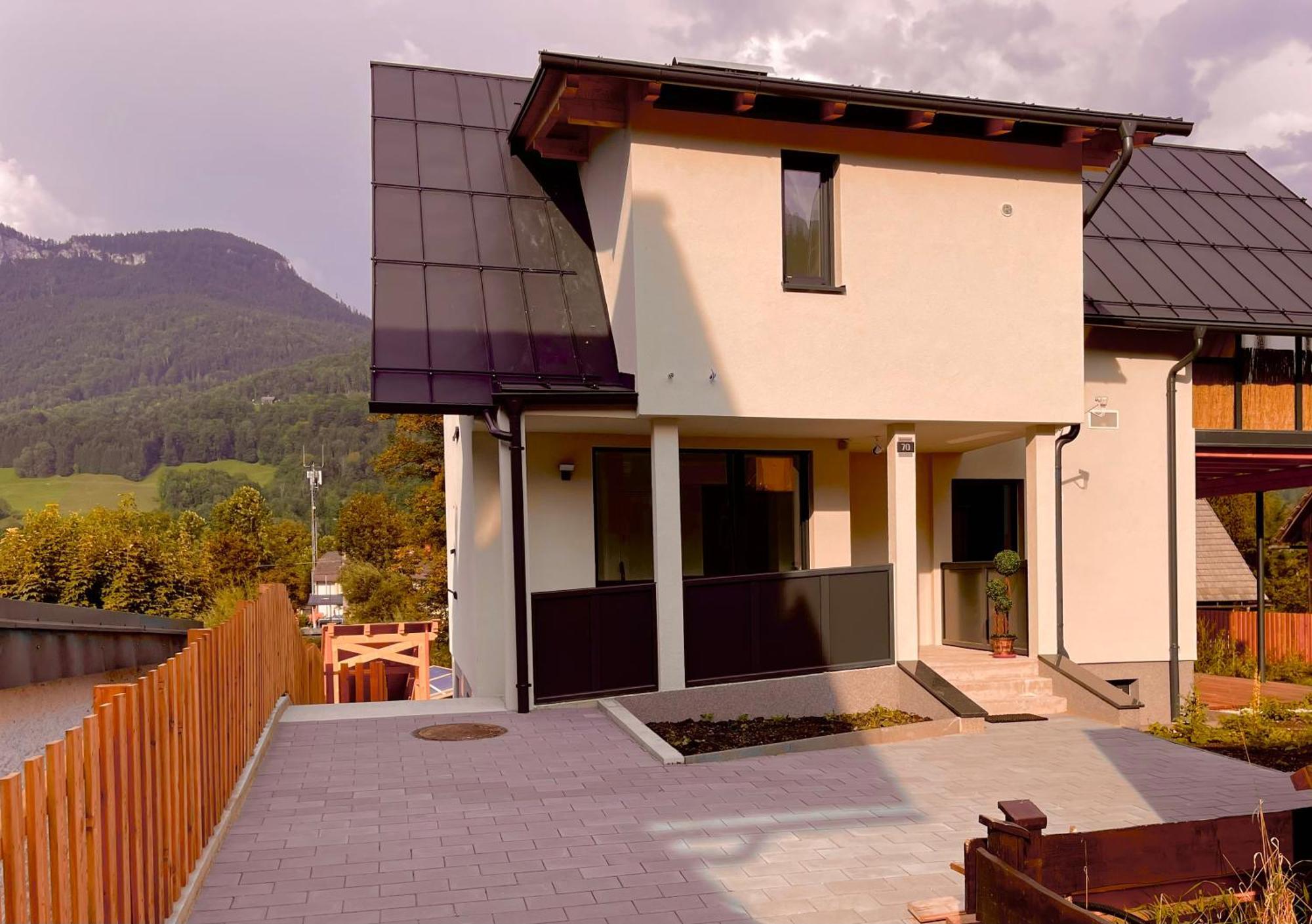 Mitzis Stubn Apartments - Bad Goisern - 24-Hour Self Check-In エクステリア 写真