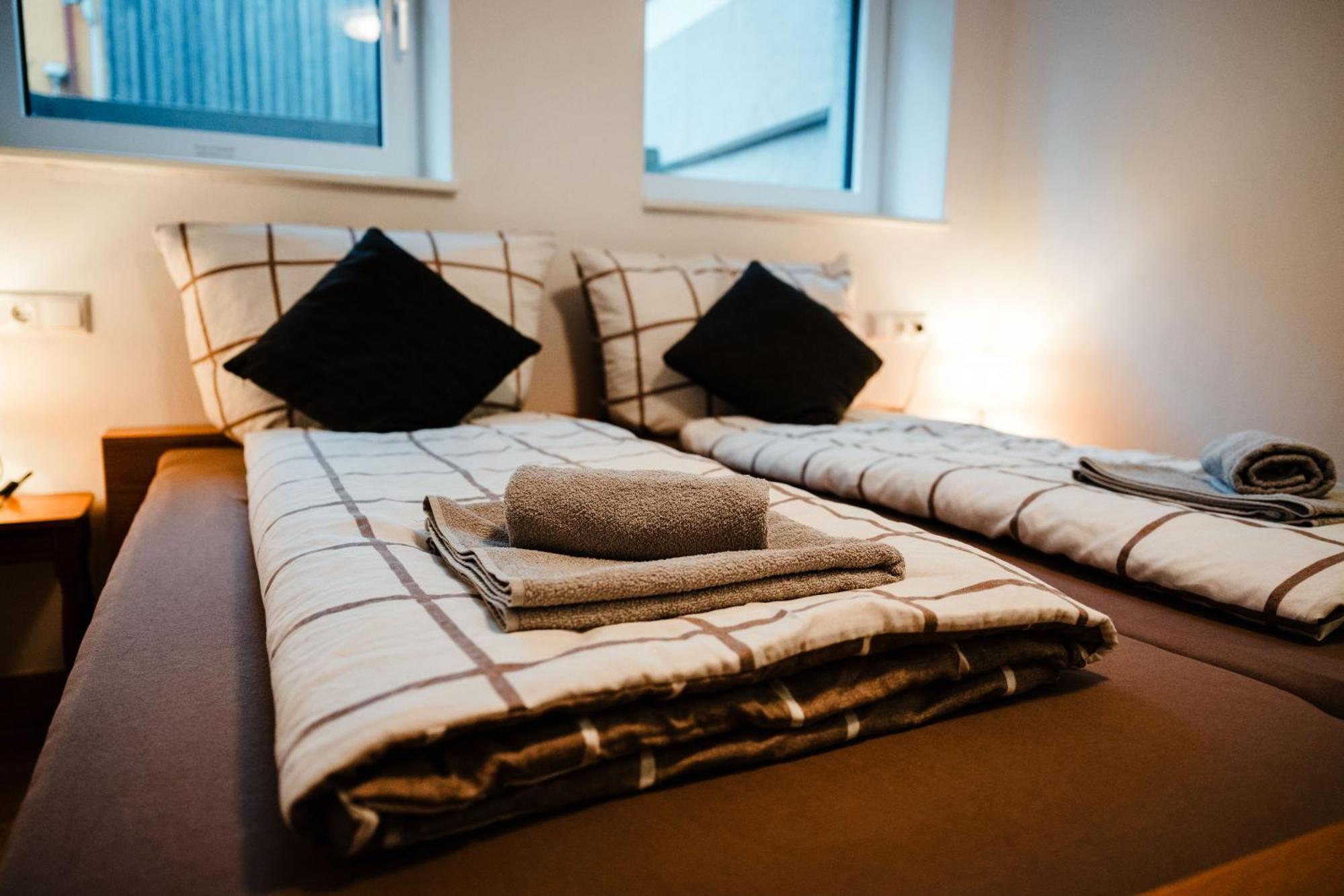 Mitzis Stubn Apartments - Bad Goisern - 24-Hour Self Check-In エクステリア 写真